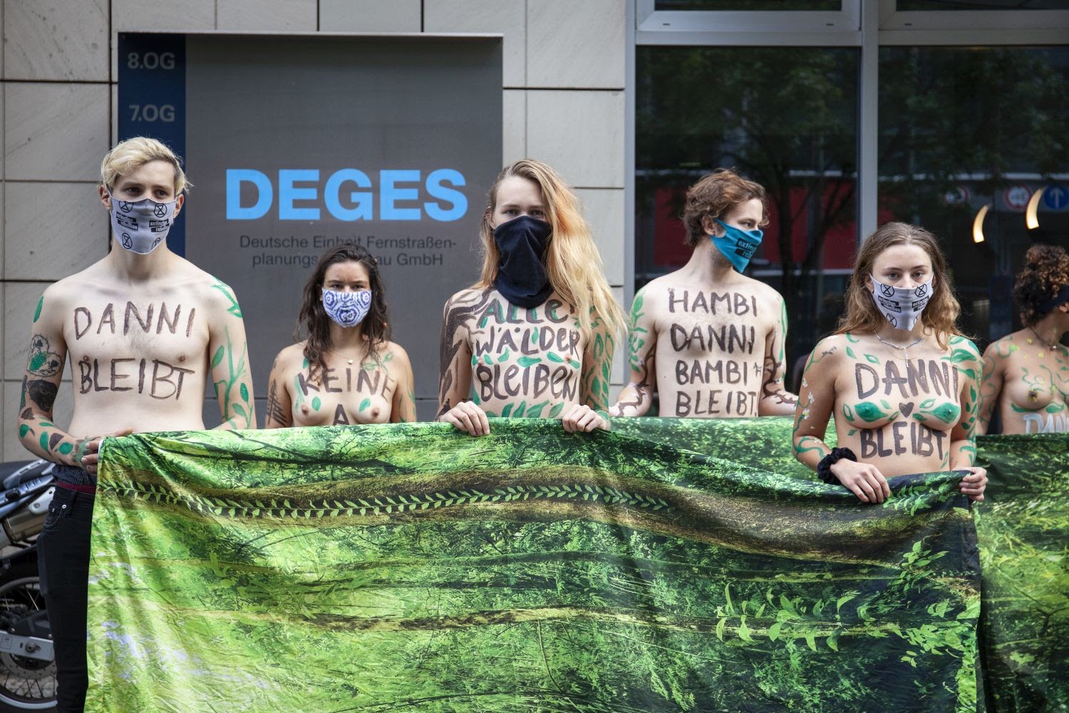 The blockade outside DEGES - Germany’s state motorway construction company.